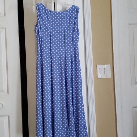 Dress - Picture 3 of 6